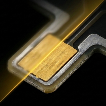 光源角度決定檢測精度！高階影像量測如何解決 PCB 金手指「梯形輪廓」誤差？